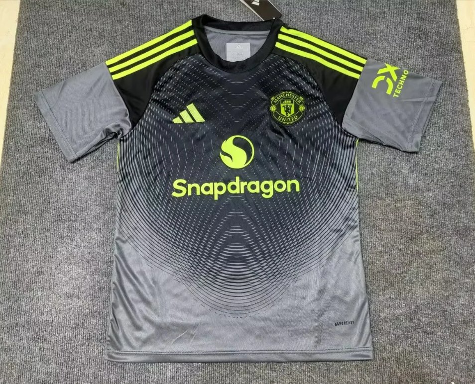 AAA Quality Manchester Utd 25/26 GK Black/Yellow Jersey